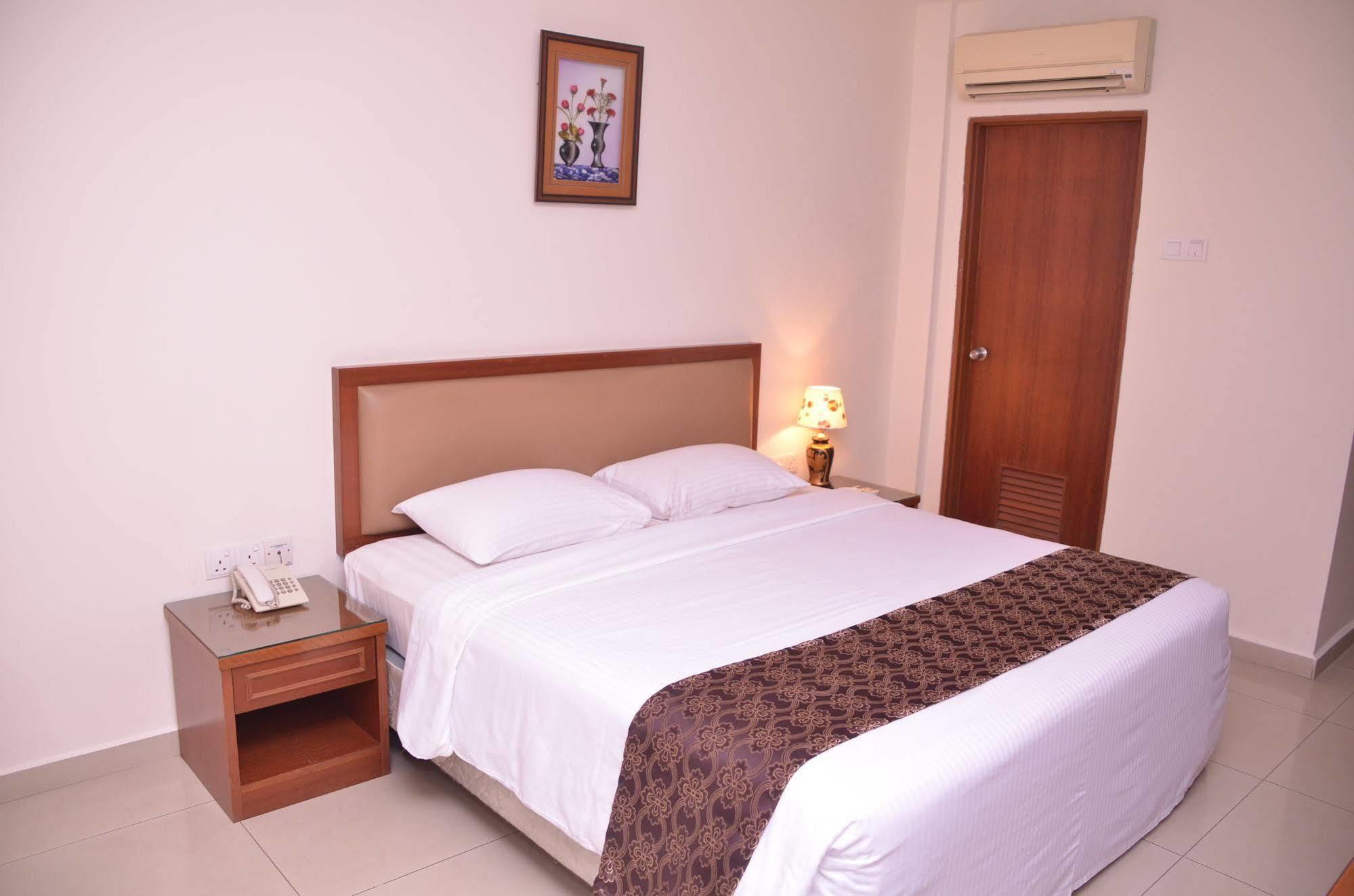 Palm Hotel