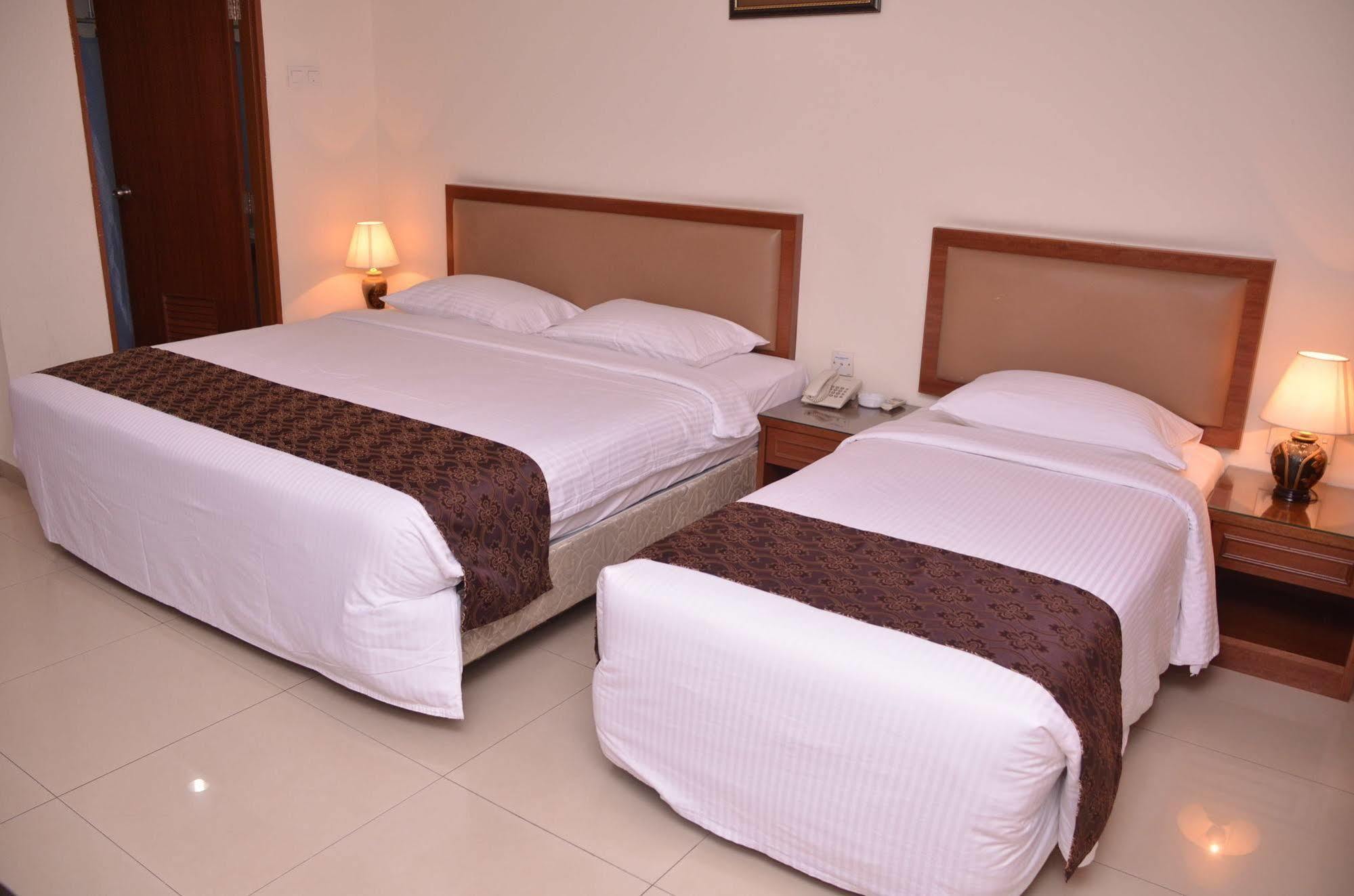 Palm Hotel