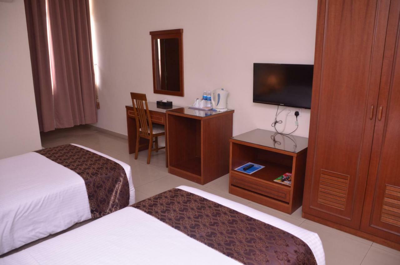 Palm 2* Butterworth